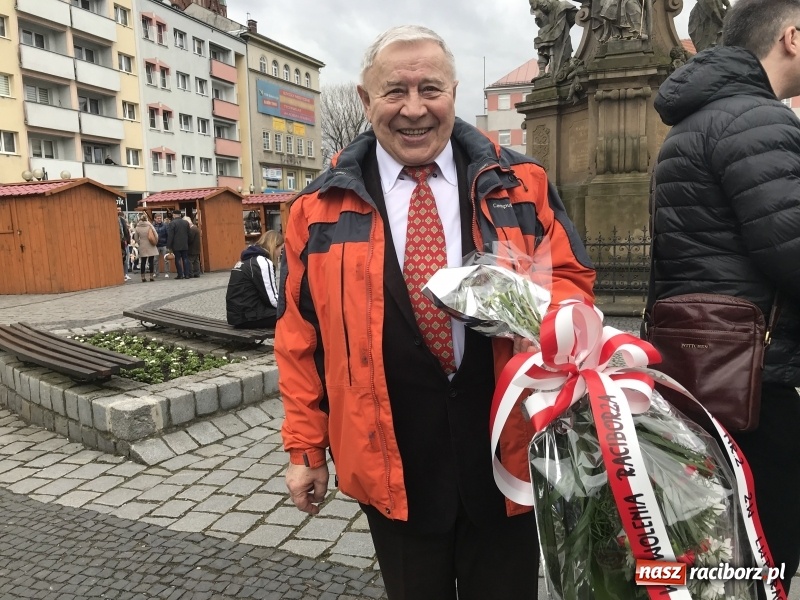 Zdjęcie w galerii na portalu naszraciborz.pl: Skromna uroczystość lewicy w rocznicę wydarzeń z 31 marca 1945 roku  wiadomości z regionu