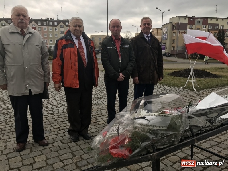 Zdjęcie w galerii na portalu naszraciborz.pl: Skromna uroczystość lewicy w rocznicę wydarzeń z 31 marca 1945 roku  wiadomości z regionu