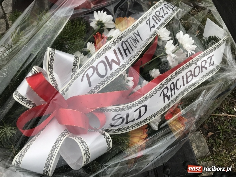 Zdjęcie w galerii na portalu naszraciborz.pl: Skromna uroczystość lewicy w rocznicę wydarzeń z 31 marca 1945 roku  wiadomości z regionu