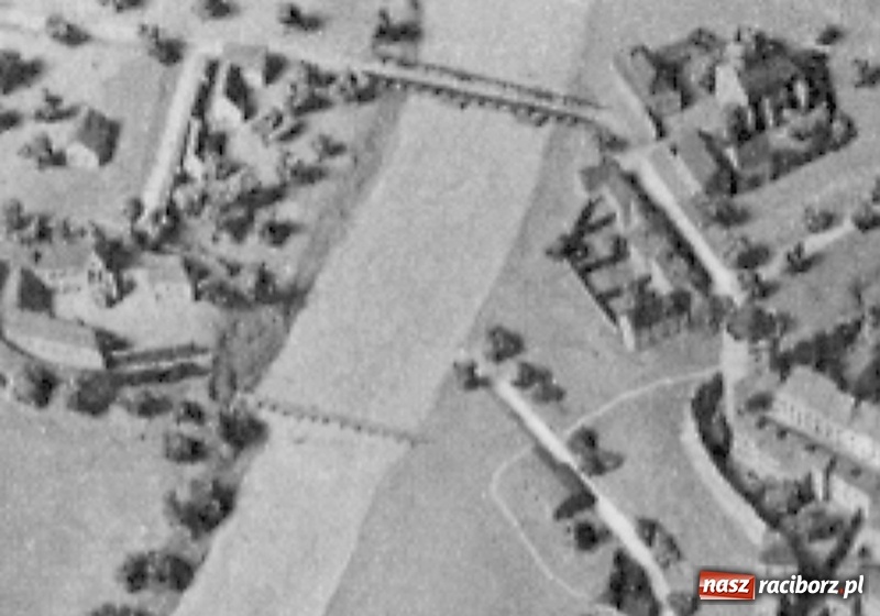 Zdjęcie w galerii na portalu naszraciborz.pl: Przy zamku stał kiedyś Grób Pański na wzór jerozolimskiego, a przy pl. Mostowym klasztor bożogrobców wiadomości z regionu