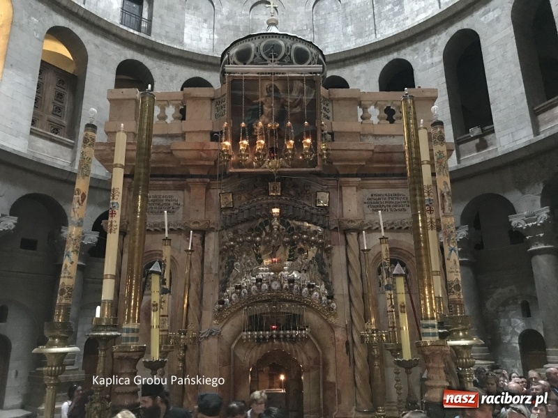 Zdjęcie w galerii na portalu naszraciborz.pl: Raciborzanie przy prawdziwym Bożym Grobie wiadomości z regionu