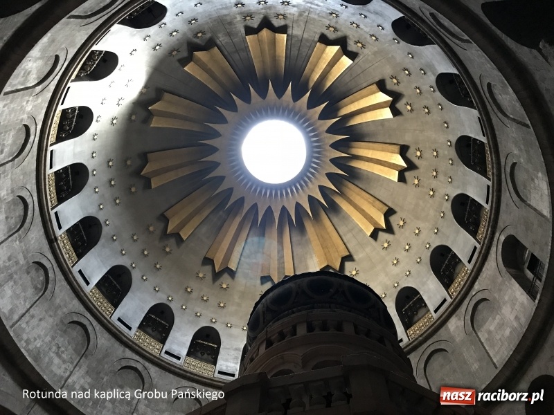 Zdjęcie w galerii na portalu naszraciborz.pl: Raciborzanie przy prawdziwym Bożym Grobie wiadomości z regionu