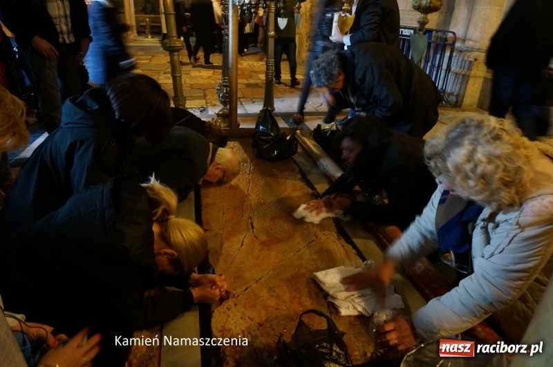 Zdjęcie w galerii na portalu naszraciborz.pl: Raciborzanie przy prawdziwym Bożym Grobie wiadomości z regionu