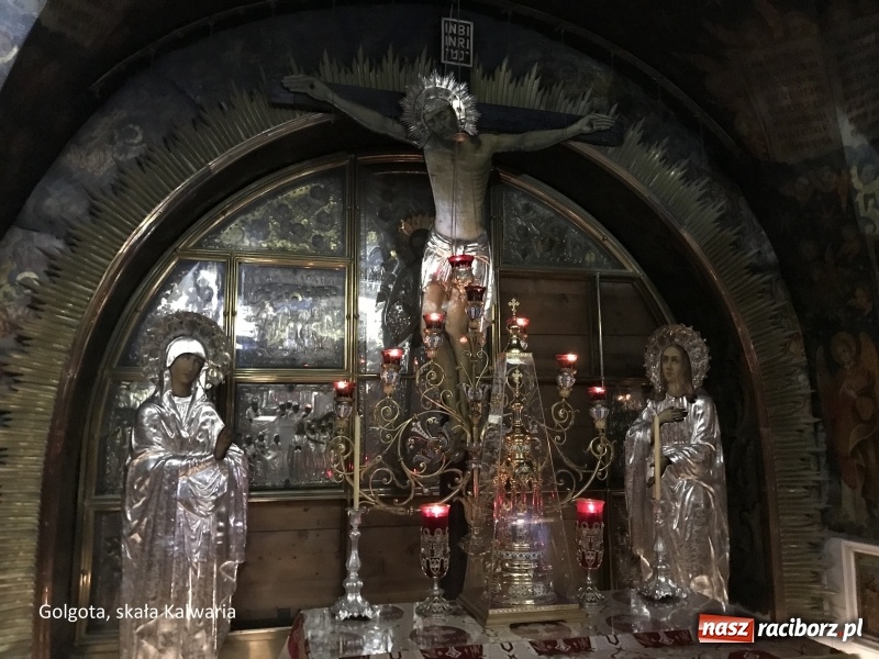 Zdjęcie w galerii na portalu naszraciborz.pl: Raciborzanie przy prawdziwym Bożym Grobie wiadomości z regionu