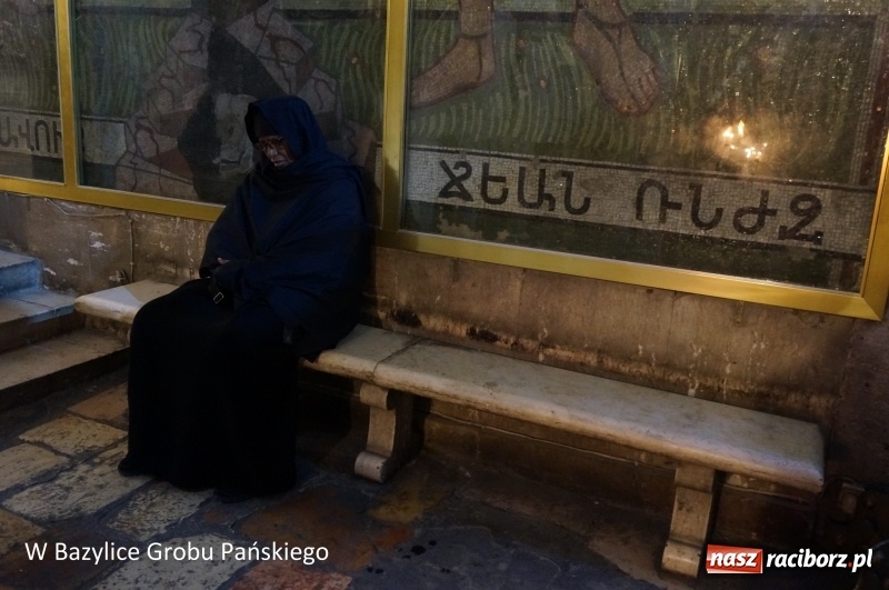 Zdjęcie w galerii na portalu naszraciborz.pl: Raciborzanie przy prawdziwym Bożym Grobie wiadomości z regionu