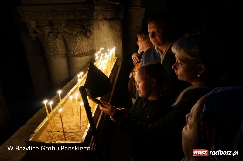 Zdjęcie w galerii na portalu naszraciborz.pl: Raciborzanie przy prawdziwym Bożym Grobie wiadomości z regionu