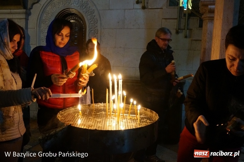 Zdjęcie w galerii na portalu naszraciborz.pl: Raciborzanie przy prawdziwym Bożym Grobie wiadomości z regionu