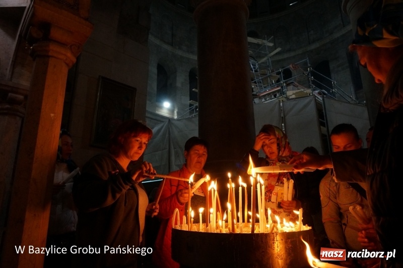 Zdjęcie w galerii na portalu naszraciborz.pl: Raciborzanie przy prawdziwym Bożym Grobie wiadomości z regionu