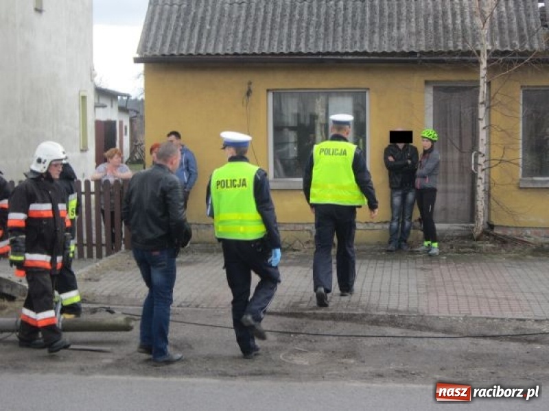 Zdjęcie w galerii na portalu naszraciborz.pl: Policja podsumowała świąteczny weekend. Rekordzista ściął słup i wjechał w płot prywatnej posesji  wiadomości z regionu