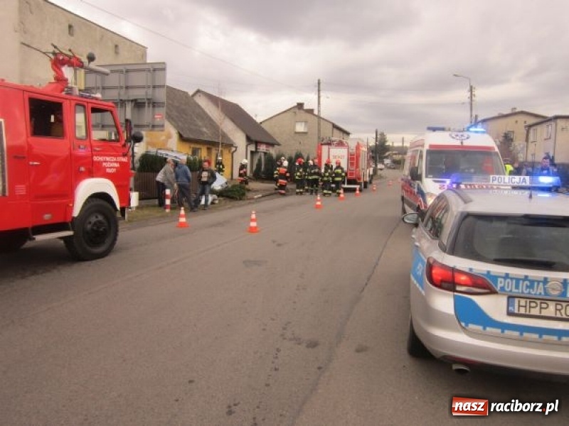 Zdjęcie w galerii na portalu naszraciborz.pl: Policja podsumowała świąteczny weekend. Rekordzista ściął słup i wjechał w płot prywatnej posesji  wiadomości z regionu