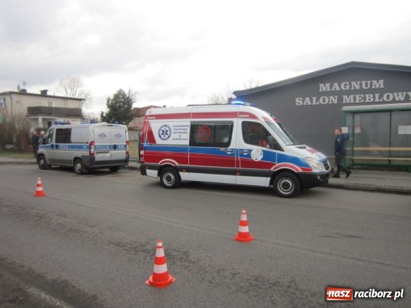 Zdjęcie w galerii na portalu naszraciborz.pl: Policja podsumowała świąteczny weekend. Rekordzista ściął słup i wjechał w płot prywatnej posesji  wiadomości z regionu