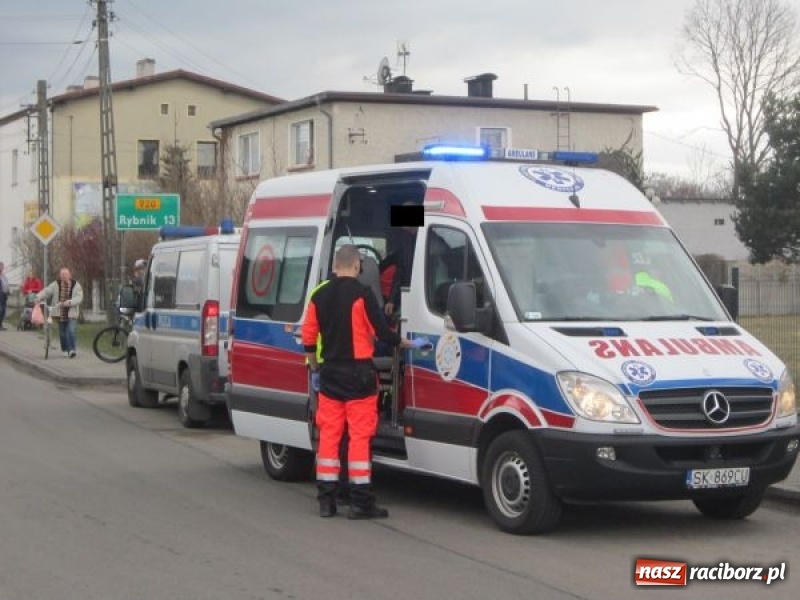 Zdjęcie w galerii na portalu naszraciborz.pl: Policja podsumowała świąteczny weekend. Rekordzista ściął słup i wjechał w płot prywatnej posesji  wiadomości z regionu