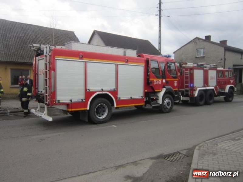 Zdjęcie w galerii na portalu naszraciborz.pl: Policja podsumowała świąteczny weekend. Rekordzista ściął słup i wjechał w płot prywatnej posesji  wiadomości z regionu