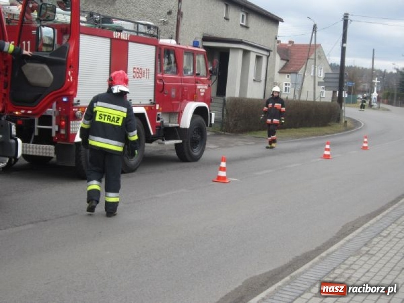 Zdjęcie w galerii na portalu naszraciborz.pl: Policja podsumowała świąteczny weekend. Rekordzista ściął słup i wjechał w płot prywatnej posesji  wiadomości z regionu