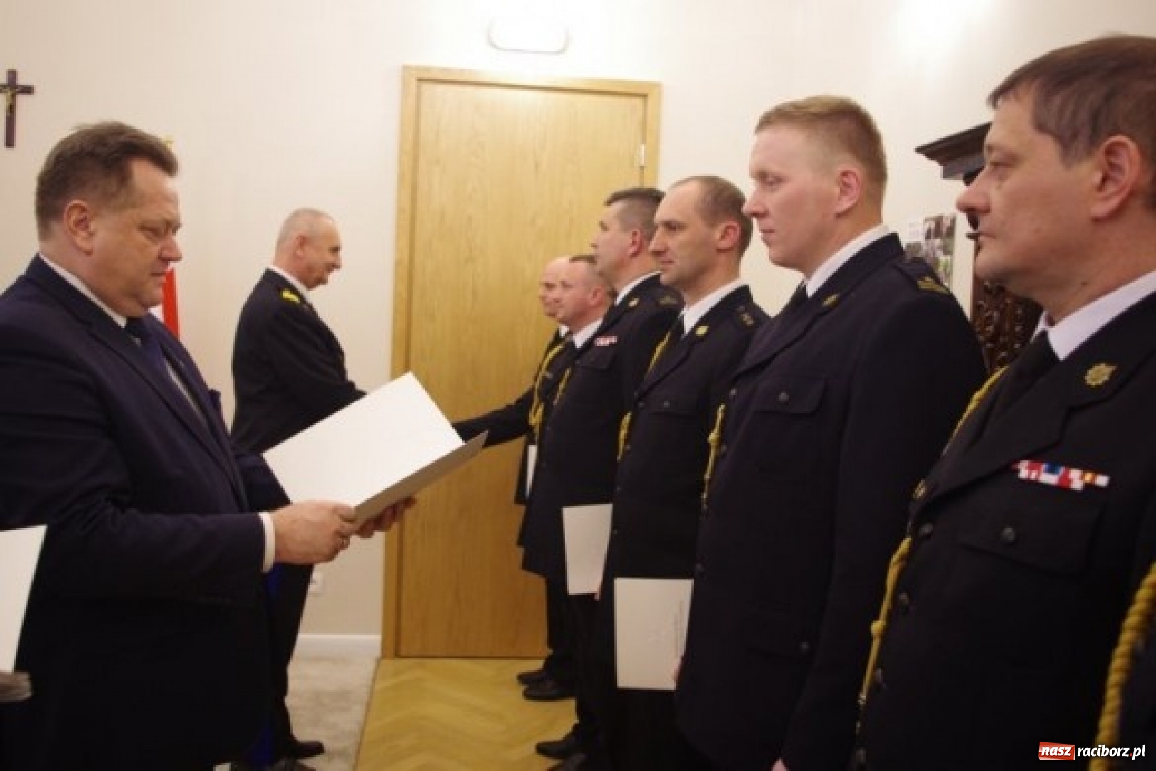 Zdjęcie w galerii na portalu naszraciborz.pl: Raciborscy strażacy mają nowego komendanta  wiadomości z regionu