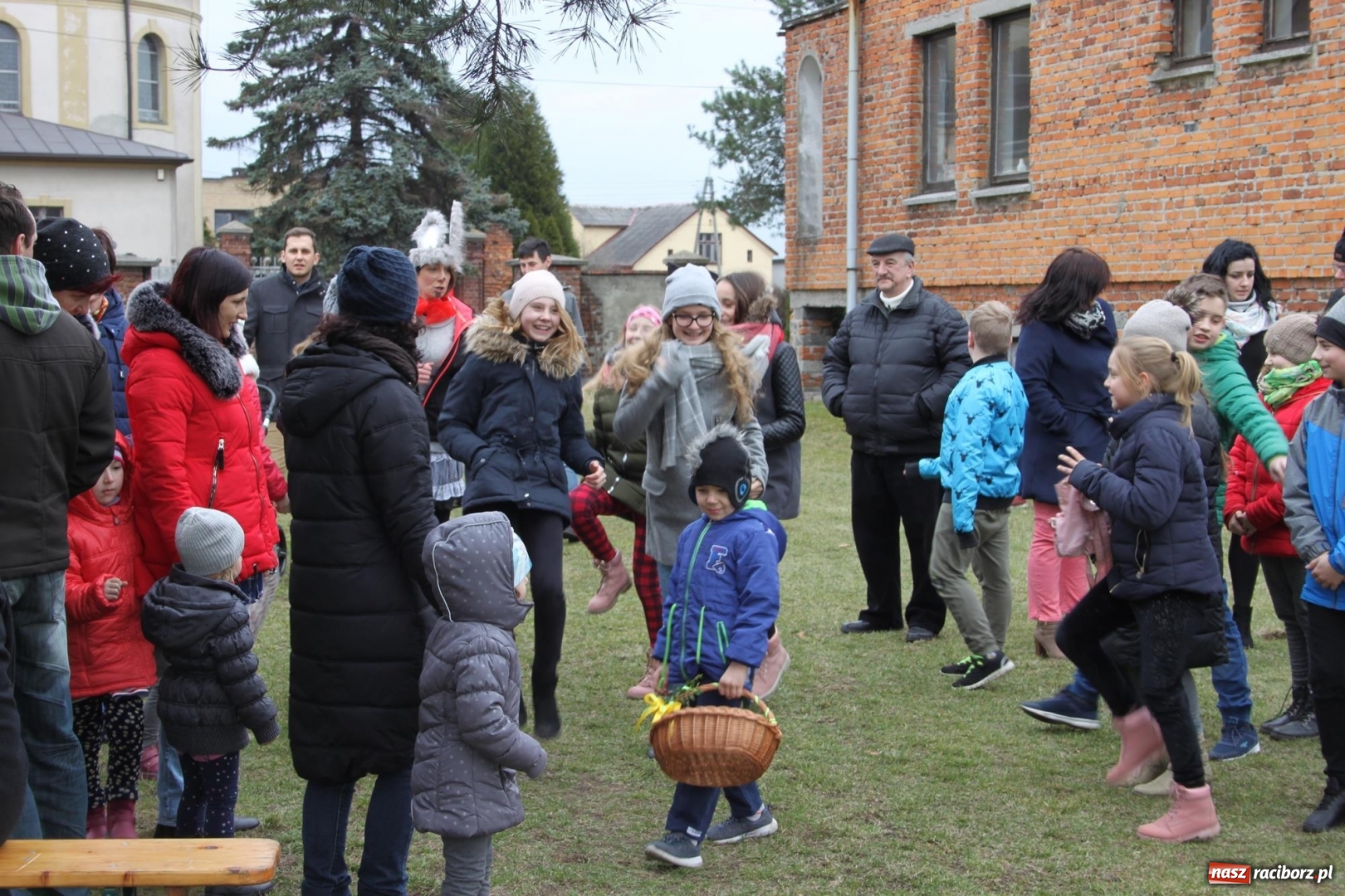 Zdjęcie w galerii na portalu naszraciborz.pl: Wojnowice. Spotkanie wielkanocne na ogrodach plebanijnych  wiadomości z regionu
