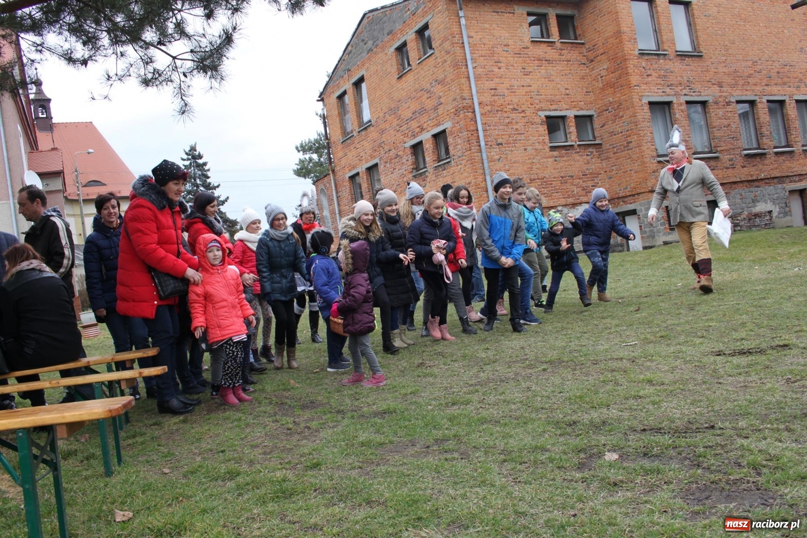 Zdjęcie w galerii na portalu naszraciborz.pl: Wojnowice. Spotkanie wielkanocne na ogrodach plebanijnych  wiadomości z regionu