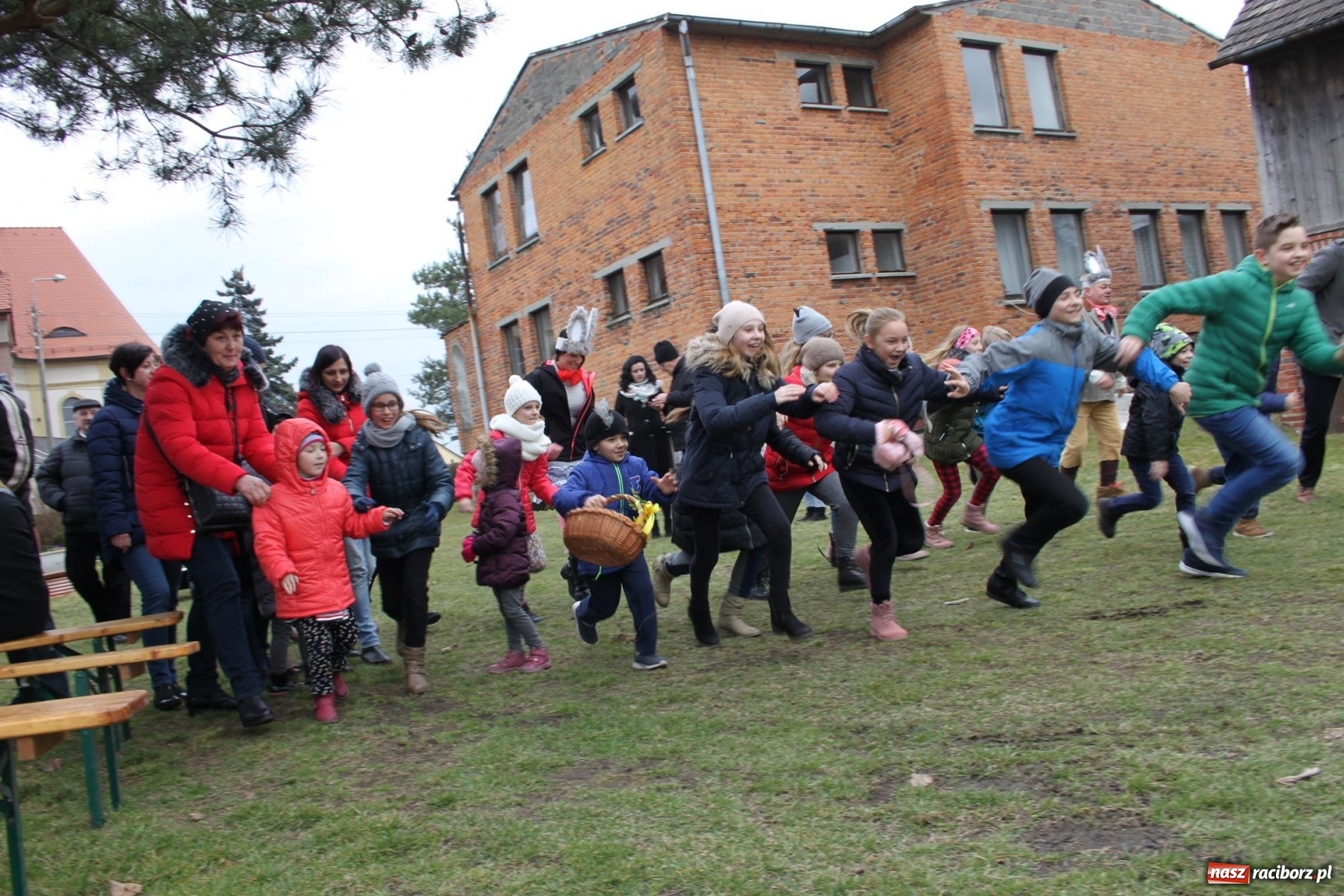 Zdjęcie w galerii na portalu naszraciborz.pl: Wojnowice. Spotkanie wielkanocne na ogrodach plebanijnych  wiadomości z regionu