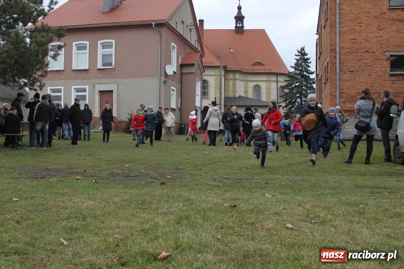 Zdjęcie w galerii na portalu naszraciborz.pl: Wojnowice. Spotkanie wielkanocne na ogrodach plebanijnych  wiadomości z regionu