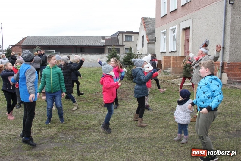 Zdjęcie w galerii na portalu naszraciborz.pl: Wojnowice. Spotkanie wielkanocne na ogrodach plebanijnych  wiadomości z regionu
