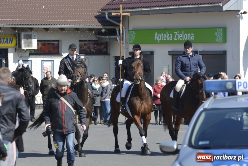 Zdjęcie w galerii na portalu naszraciborz.pl: Pietrowicka procesja z czeskim akcentem  wiadomości z regionu