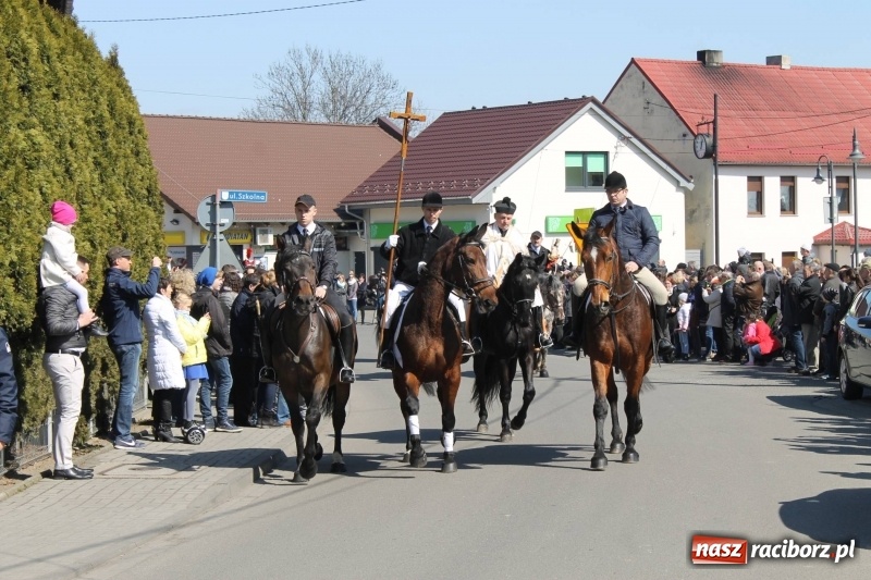 Zdjęcie w galerii na portalu naszraciborz.pl: Pietrowicka procesja z czeskim akcentem  wiadomości z regionu