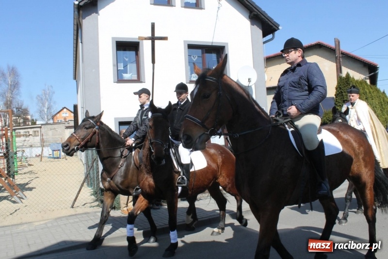 Zdjęcie w galerii na portalu naszraciborz.pl: Pietrowicka procesja z czeskim akcentem  wiadomości z regionu