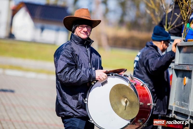 Zdjęcie w galerii na portalu naszraciborz.pl: Tradycji stało się zadość. Procesja konna w Zawadzie Książęcej  wiadomości z regionu