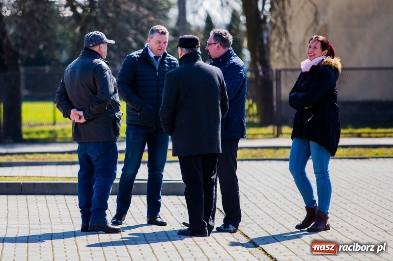 Zdjęcie w galerii na portalu naszraciborz.pl: Tradycji stało się zadość. Procesja konna w Zawadzie Książęcej  wiadomości z regionu