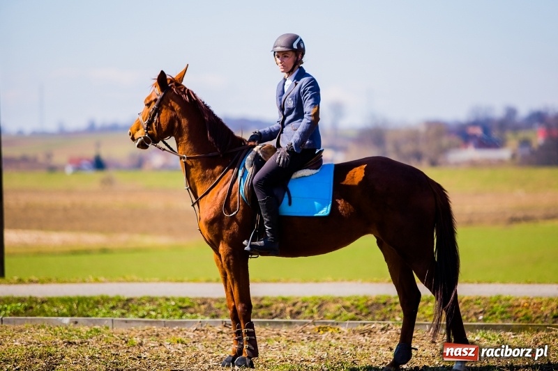 Zdjęcie w galerii na portalu naszraciborz.pl: Tradycji stało się zadość. Procesja konna w Zawadzie Książęcej  wiadomości z regionu