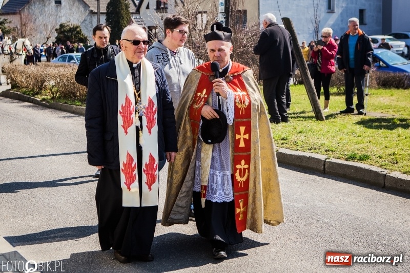 Zdjęcie w galerii na portalu naszraciborz.pl: Wyścigi konne na finał procesji w Sudole wiadomości z regionu