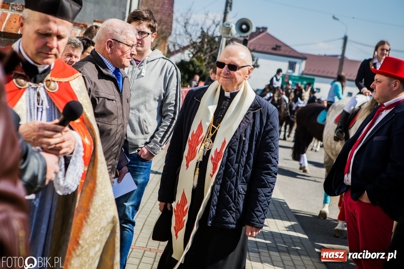 Zdjęcie w galerii na portalu naszraciborz.pl: Wyścigi konne na finał procesji w Sudole wiadomości z regionu