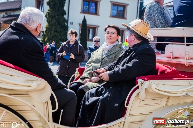 Zdjęcie w galerii na portalu naszraciborz.pl: Wyścigi konne na finał procesji w Sudole wiadomości z regionu