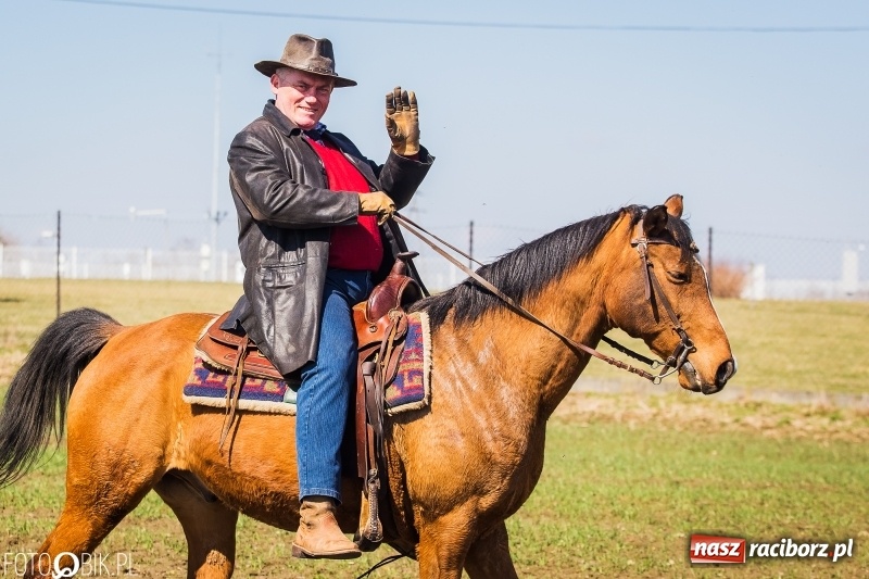 Zdjęcie w galerii na portalu naszraciborz.pl: Wyścigi konne na finał procesji w Sudole wiadomości z regionu