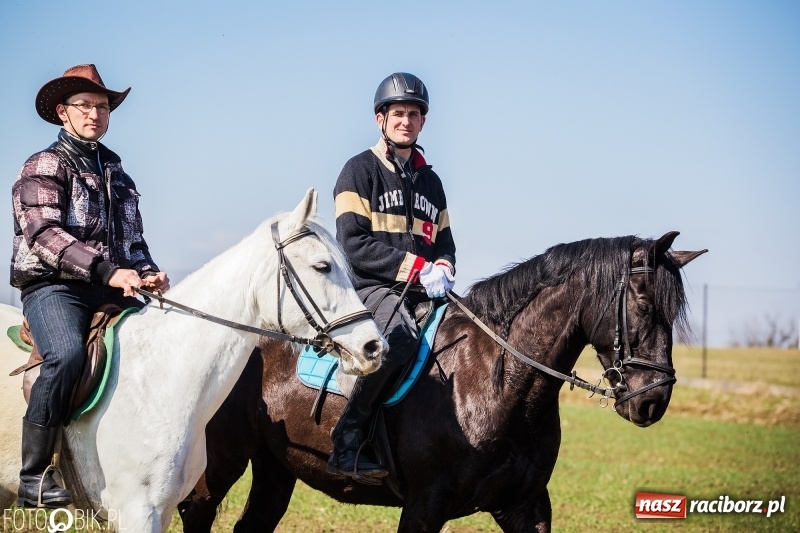 Zdjęcie w galerii na portalu naszraciborz.pl: Wyścigi konne na finał procesji w Sudole wiadomości z regionu
