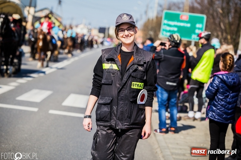 Zdjęcie w galerii na portalu naszraciborz.pl: Wyścigi konne na finał procesji w Sudole wiadomości z regionu