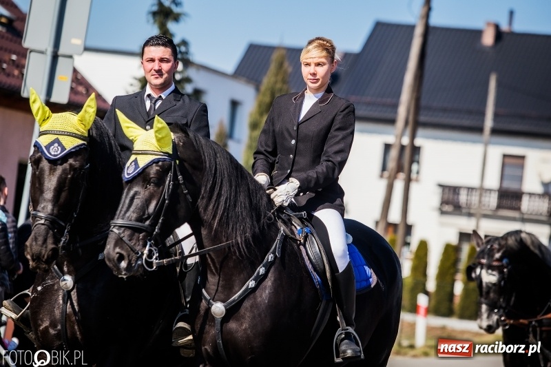 Zdjęcie w galerii na portalu naszraciborz.pl: Wyścigi konne na finał procesji w Sudole wiadomości z regionu