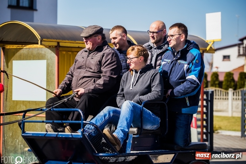 Zdjęcie w galerii na portalu naszraciborz.pl: Wyścigi konne na finał procesji w Sudole wiadomości z regionu