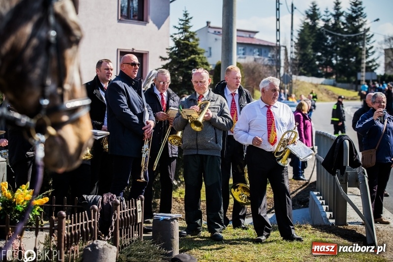 Zdjęcie w galerii na portalu naszraciborz.pl: Wyścigi konne na finał procesji w Sudole wiadomości z regionu
