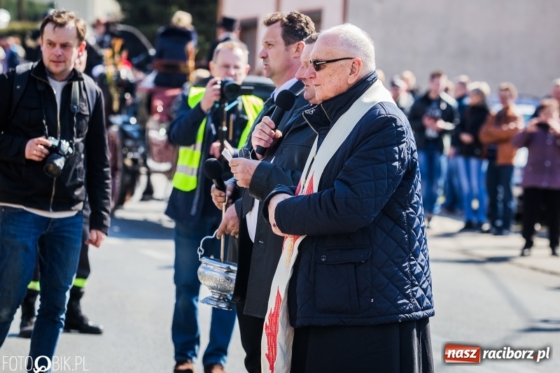 Zdjęcie w galerii na portalu naszraciborz.pl: Wyścigi konne na finał procesji w Sudole wiadomości z regionu