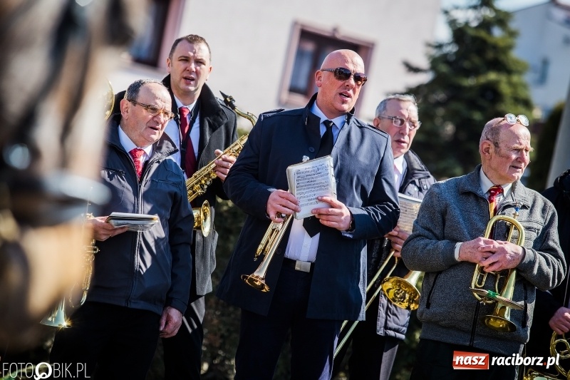 Zdjęcie w galerii na portalu naszraciborz.pl: Wyścigi konne na finał procesji w Sudole wiadomości z regionu