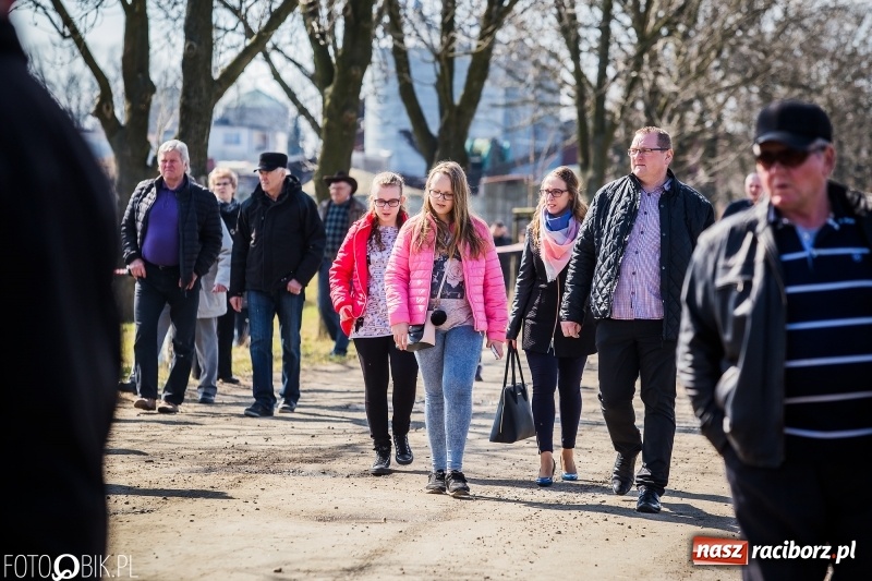 Zdjęcie w galerii na portalu naszraciborz.pl: Wyścigi konne na finał procesji w Sudole wiadomości z regionu