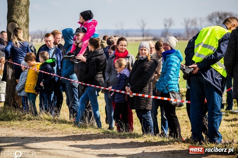 Zdjęcie w galerii na portalu naszraciborz.pl: Wyścigi konne na finał procesji w Sudole wiadomości z regionu