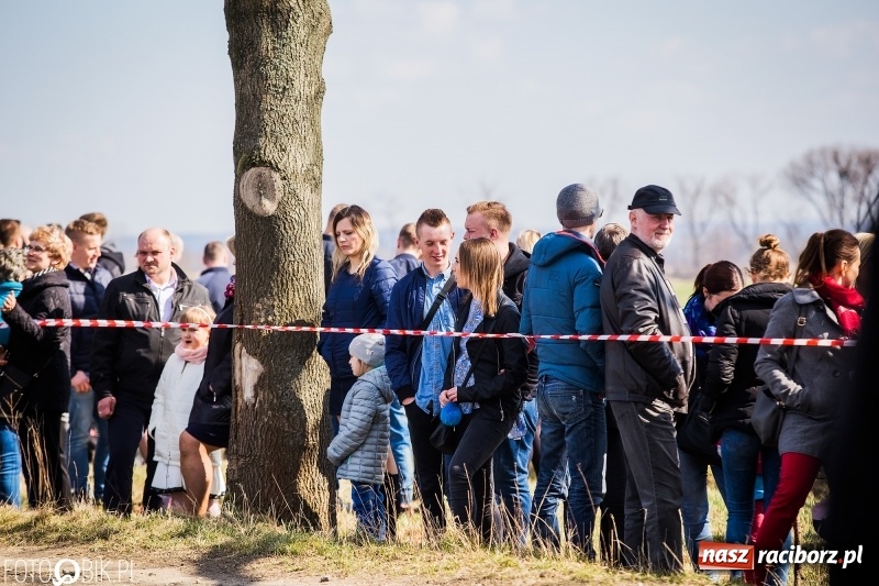 Zdjęcie w galerii na portalu naszraciborz.pl: Wyścigi konne na finał procesji w Sudole wiadomości z regionu