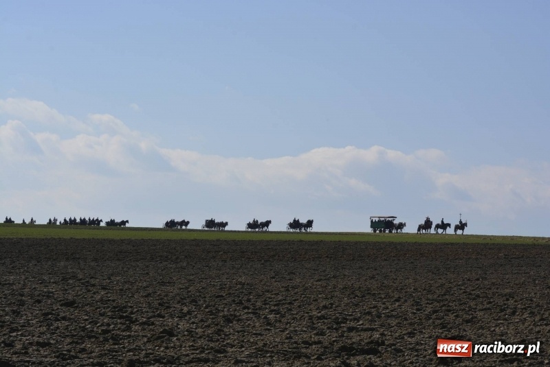 Zdjęcie w galerii na portalu naszraciborz.pl: Bieńkowicka procesja z biskupem Rudolfem wiadomości z regionu