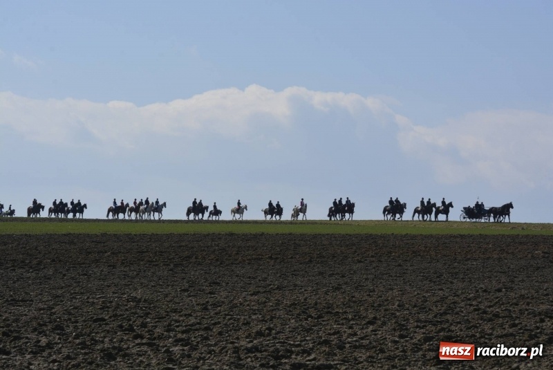 Zdjęcie w galerii na portalu naszraciborz.pl: Bieńkowicka procesja z biskupem Rudolfem wiadomości z regionu