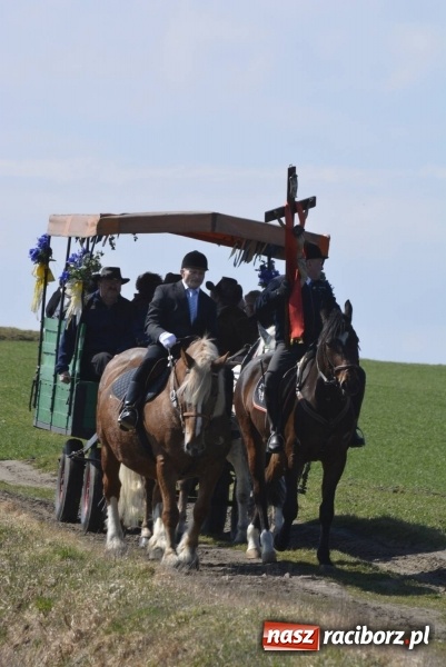 Zdjęcie w galerii na portalu naszraciborz.pl: Bieńkowicka procesja z biskupem Rudolfem wiadomości z regionu