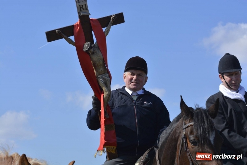 Zdjęcie w galerii na portalu naszraciborz.pl: Bieńkowicka procesja z biskupem Rudolfem wiadomości z regionu