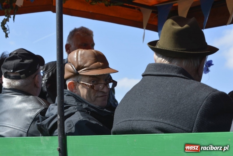 Zdjęcie w galerii na portalu naszraciborz.pl: Bieńkowicka procesja z biskupem Rudolfem wiadomości z regionu