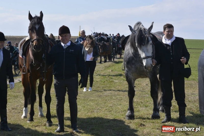 Zdjęcie w galerii na portalu naszraciborz.pl: Bieńkowicka procesja z biskupem Rudolfem wiadomości z regionu